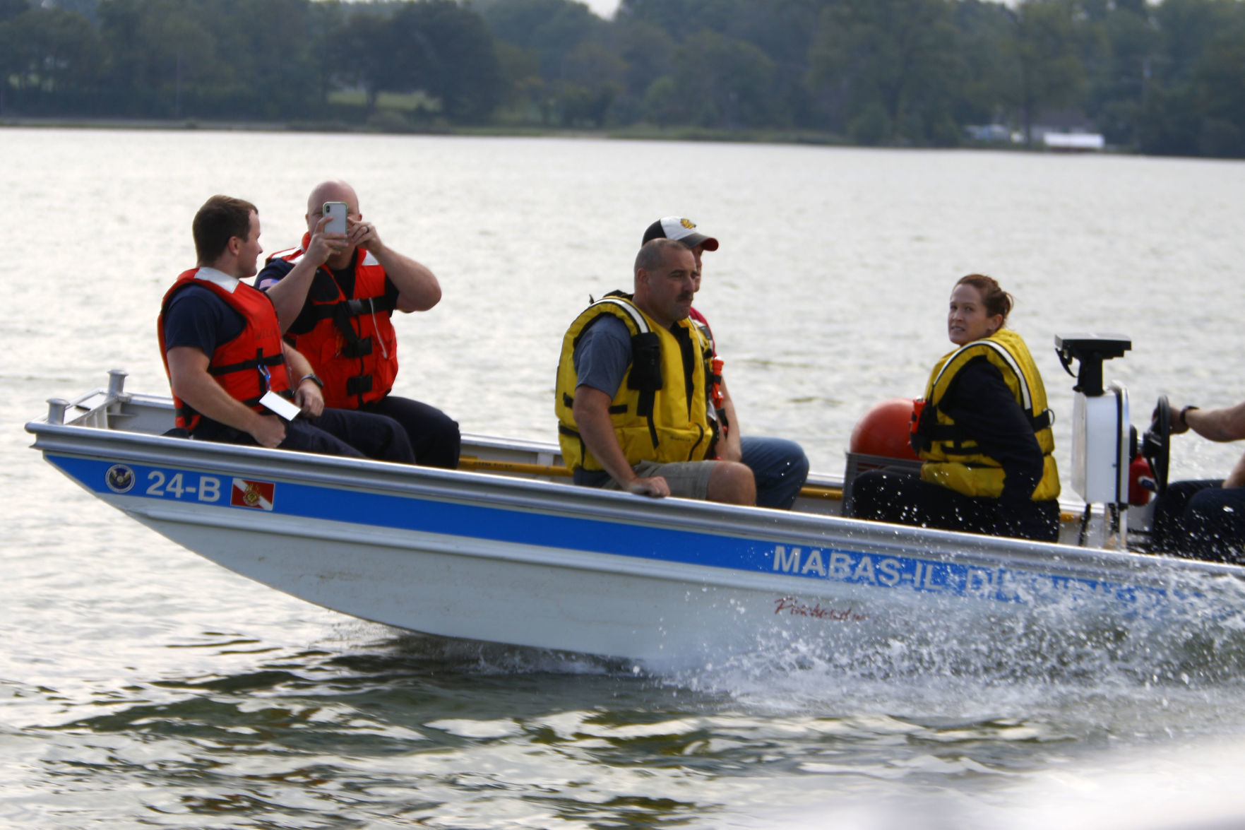 Dive crews train on Cedar Lake